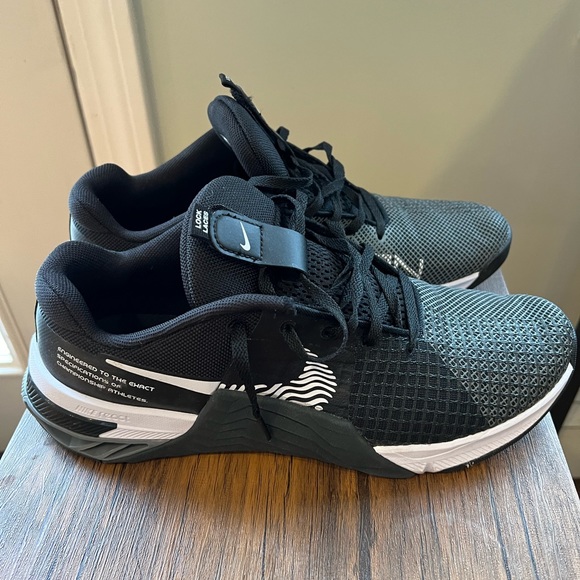 Black Nike Metcon 8. Mens size 10. Worn once. Nike Metcon 8 Flyease Black – Caltone main image 4